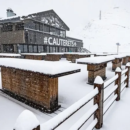 Avec Parking Gratuit Pres Des Telecabines - Fr-1-812-83